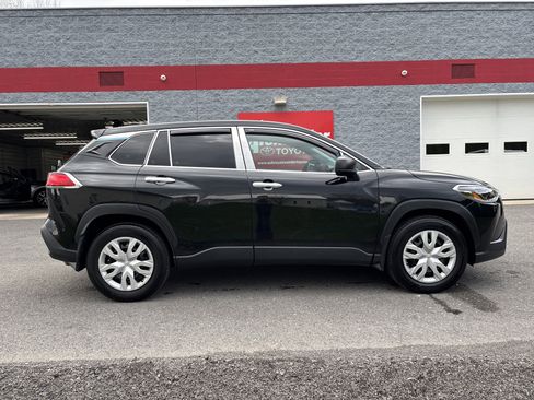 Used 2023 Toyota Corolla Cross L image 2