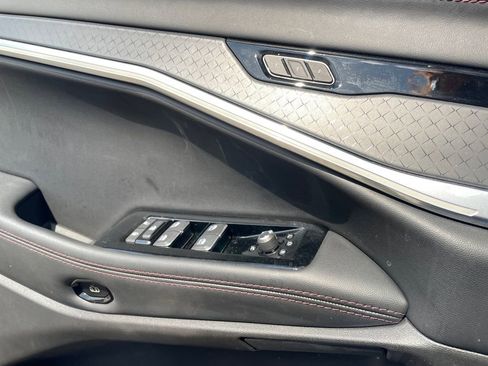 Used 2025 Jeep Wagoneer S Limited AWD/4WD image 14