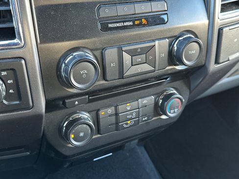 Used 2016 Ford F150 XLT image 26