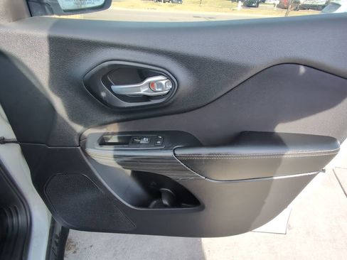 Used 2016 Jeep Cherokee Latitude image 28
