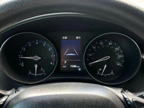 Used 2021 Toyota C-HR LE FWD image 30