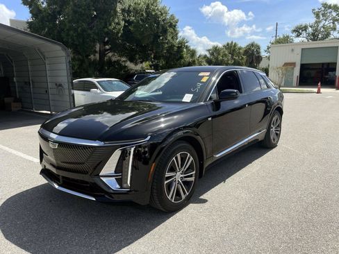 Used 2024 Cadillac Lyriq Luxury w/ LPO, Floor Liner Package AWD/4WD image 1