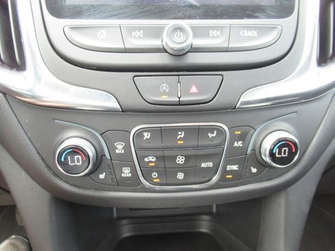 Used 2023 Chevrolet Equinox LT FWD image 29