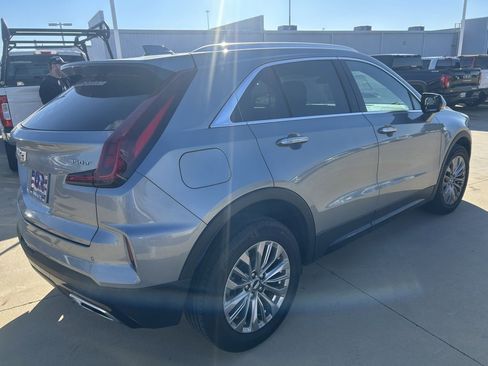 Used 2024 Cadillac XT4 Premium Luxury image 5