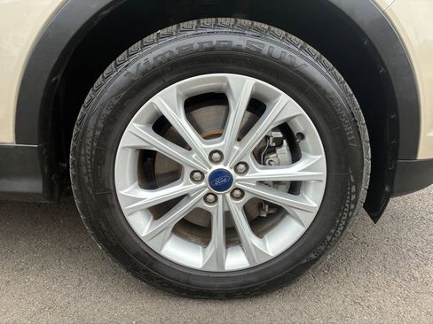 Used 2017 Ford Escape SE w/ Equipment Group 201A image 15