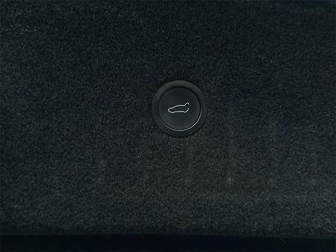 Used 2021 Tesla Model S Plaid image 10