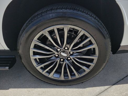 Certified 2025 Cadillac Escalade Sport Platinum w/ LPO, Floor Liner Package AWD/4WD image 33