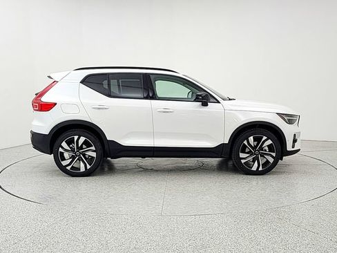 New 2026 Volvo XC40 B5 Ultra w/ Climate Package AWD/4WD image 4