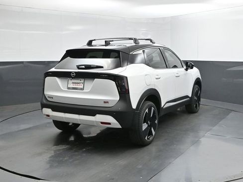 New 2026 Nissan Kicks SR w/ Cold Weather Package FWD image 8