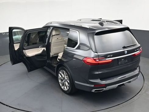 Used 2022 BMW X7 xDrive40i w/ Executive Package AWD/4WD image 47