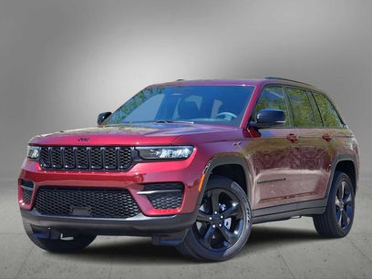 Used 2025 Jeep Grand Cherokee Altitude