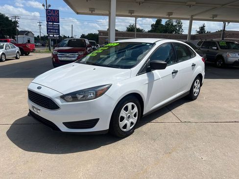 Used 2017 Ford Focus S FWD image 4