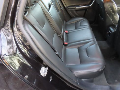 Used 2018 Volvo V60 T5 Dynamic image 14