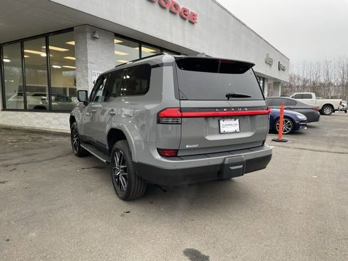 Used 2024 Lexus GX 550 image 7