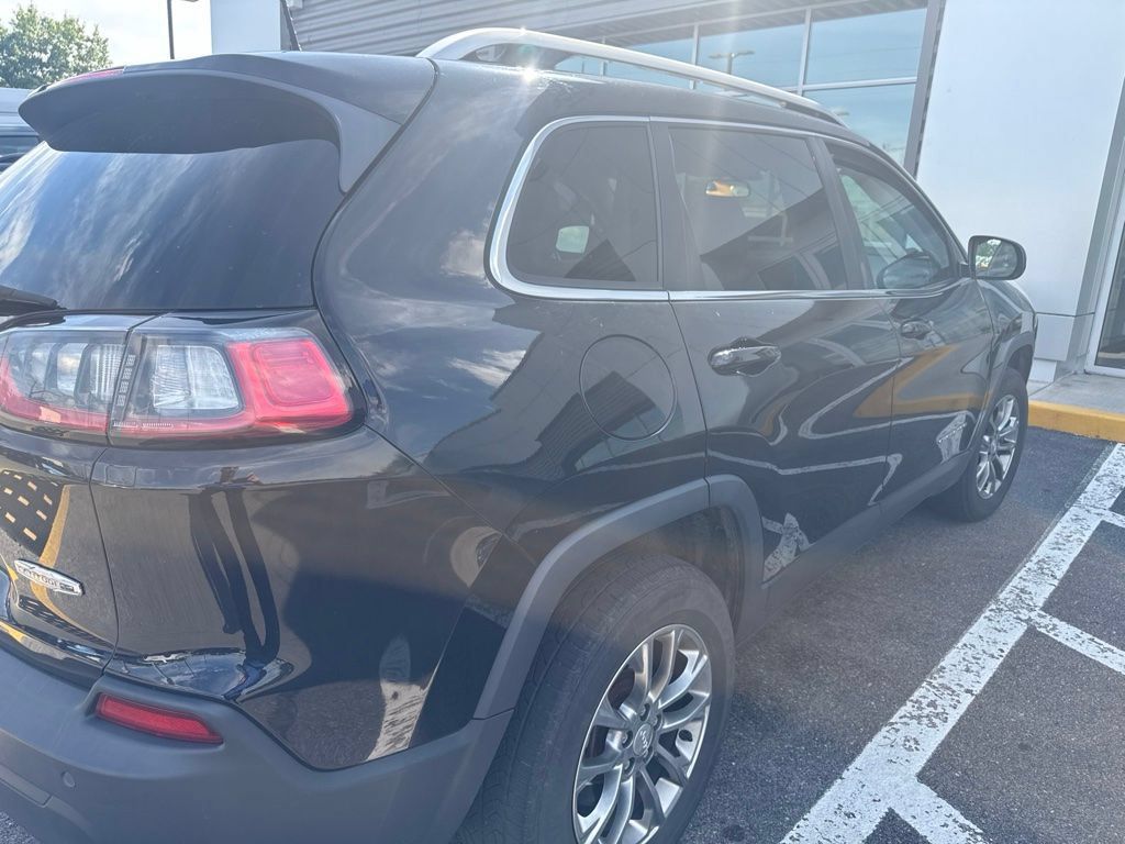 Used 2020 Jeep Cherokee Latitude Plus AWD/4WD image 5