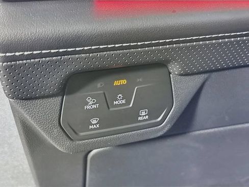 Certified 2024 Volkswagen Atlas SEL AWD/4WD image 11