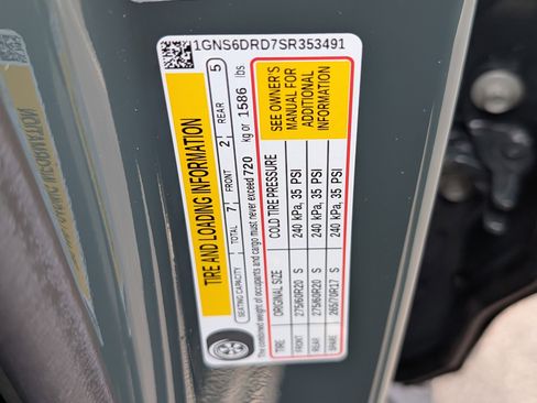 Used 2025 Chevrolet Suburban Z71 w/ Comfort Package image 41