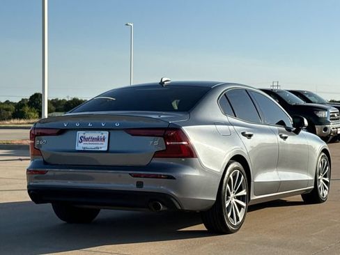 Used 2021 Volvo S60 T5 Momentum FWD image 7