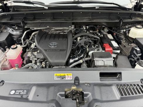 Used 2023 Toyota Highlander XLE AWD/4WD image 34