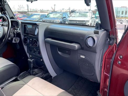 Used 2009 Jeep Wrangler Unlimited Rubicon w/ Trailer Tow Group AWD/4WD image 23