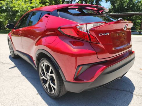 Used 2021 Toyota C-HR XLE FWD image 5