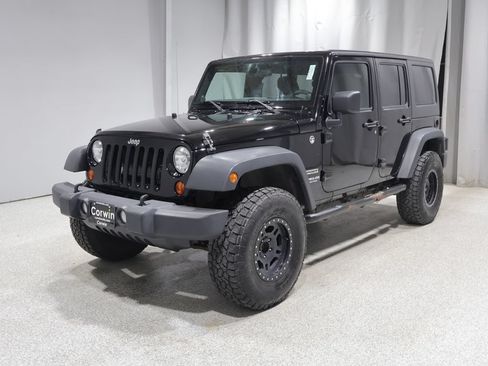 Used 2013 Jeep Wrangler Unlimited Sport w/ Max Tow Pkg AWD/4WD image 7