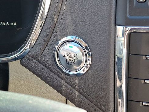 Used 2018 Lincoln Continental Reserve w/ Continental Climate Package image 23