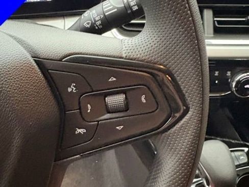 Used 2025 Chevrolet Trax LT image 15