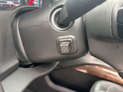 Used 2019 Chevrolet Tahoe LT AWD/4WD image 31