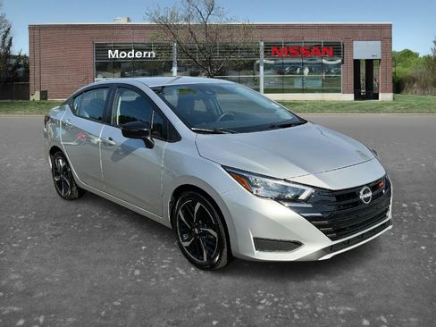 Certified 2024 Nissan Versa SR FWD image 5