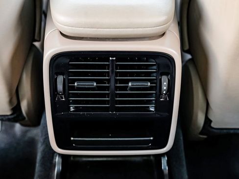 Used 2022 Porsche Taycan image 37