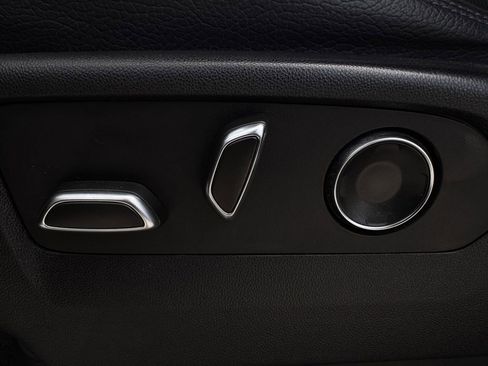 Used 2021 GMC Yukon Denali image 28