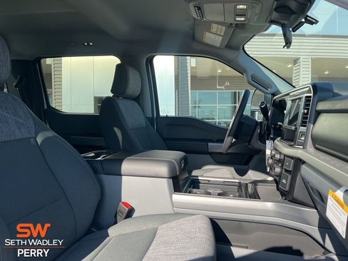 New 2026 Ford F250 XLT w/ FX4 Off-Road Package image 17