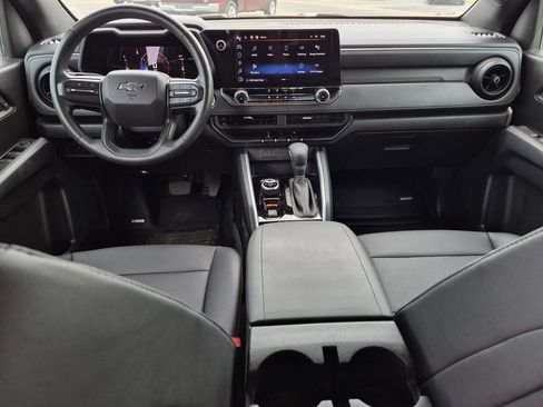 Used 2023 Chevrolet Colorado Trail Boss w/ LPO, Dark Essentials Package AWD/4WD image 17