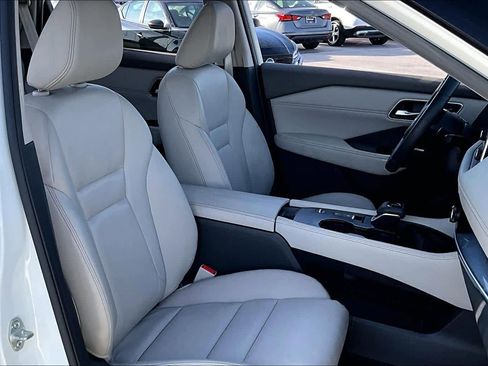 Used 2021 Nissan Rogue SL image 8