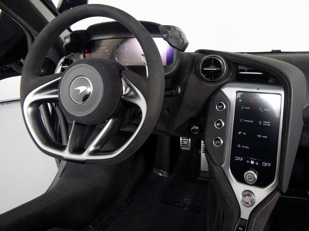 Used 2024 McLaren 750S Spider RWD image 28