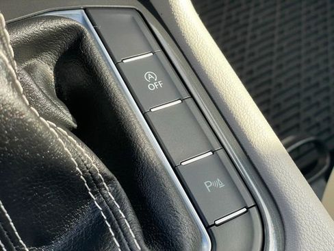 Used 2023 Volkswagen Tiguan SE R-Line AWD/4WD image 21
