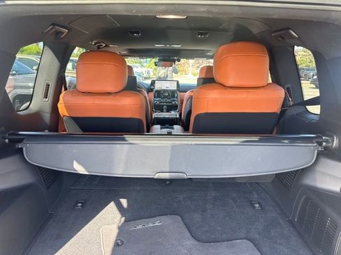 Used 2025 Lexus LX 700h Ultra Luxury AWD/4WD image 13