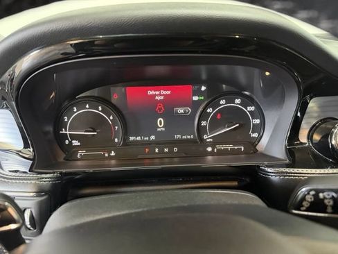 Used 2021 Lincoln Corsair AWD image 25