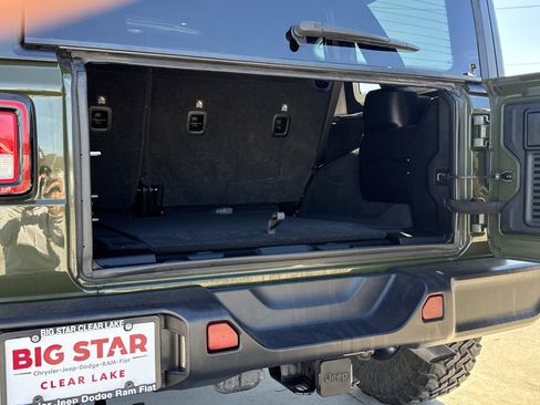 Used 2024 Jeep Wrangler Willys image 31