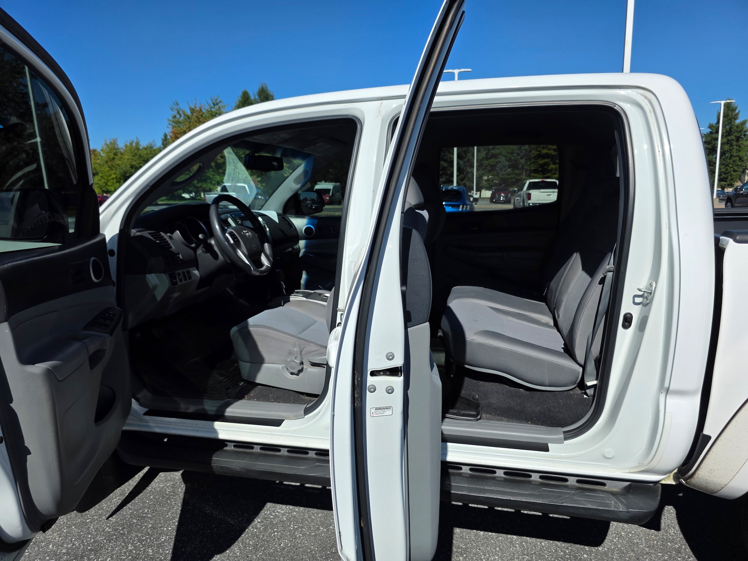 Used 2013 Toyota Tacoma 4x4 Double Cab w/ TRD Sport Pkg image 8