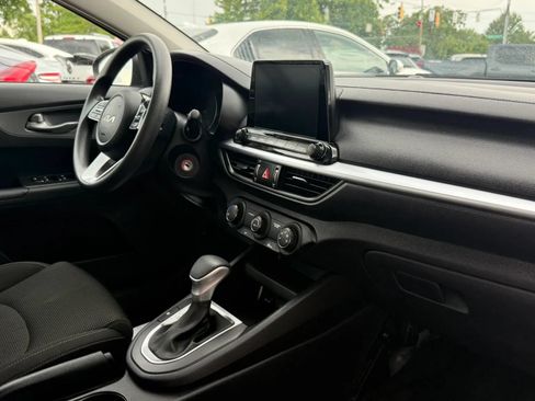 Used 2022 Kia Forte LXS FWD image 14