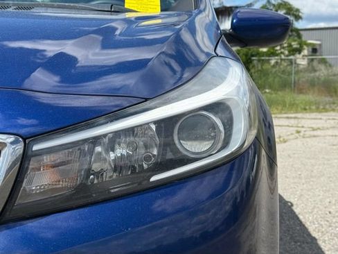 Used 2017 Kia Forte LX FWD image 7