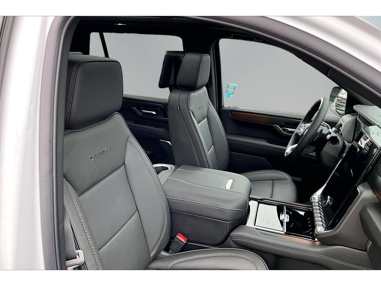 New 2026 GMC Yukon Denali w/ Denali Reserve Package AWD/4WD image 10