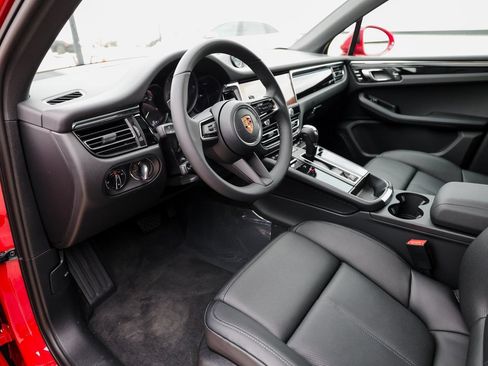 Certified 2026 Porsche Macan S AWD/4WD image 4