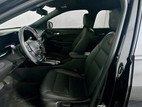 Used 2024 Chevrolet Trax RS w/ Sunroof Package image 13