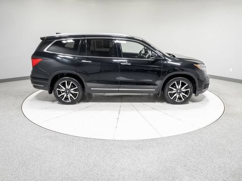 Used 2019 Honda Pilot Touring image 11