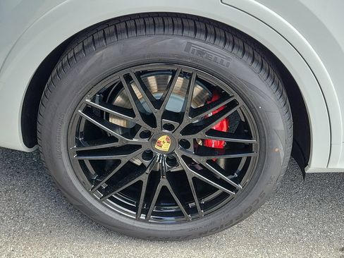 New 2026 Porsche Cayenne GTS AWD/4WD image 14