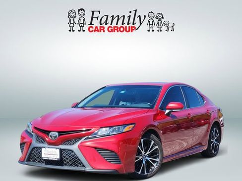 Used 2019 Toyota Camry SE w/ Convenience Package image 1