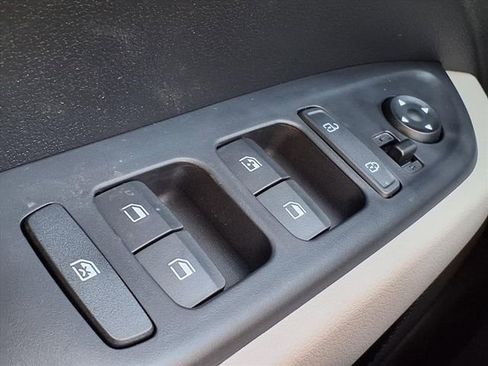 New 2026 Hyundai Venue SEL image 24